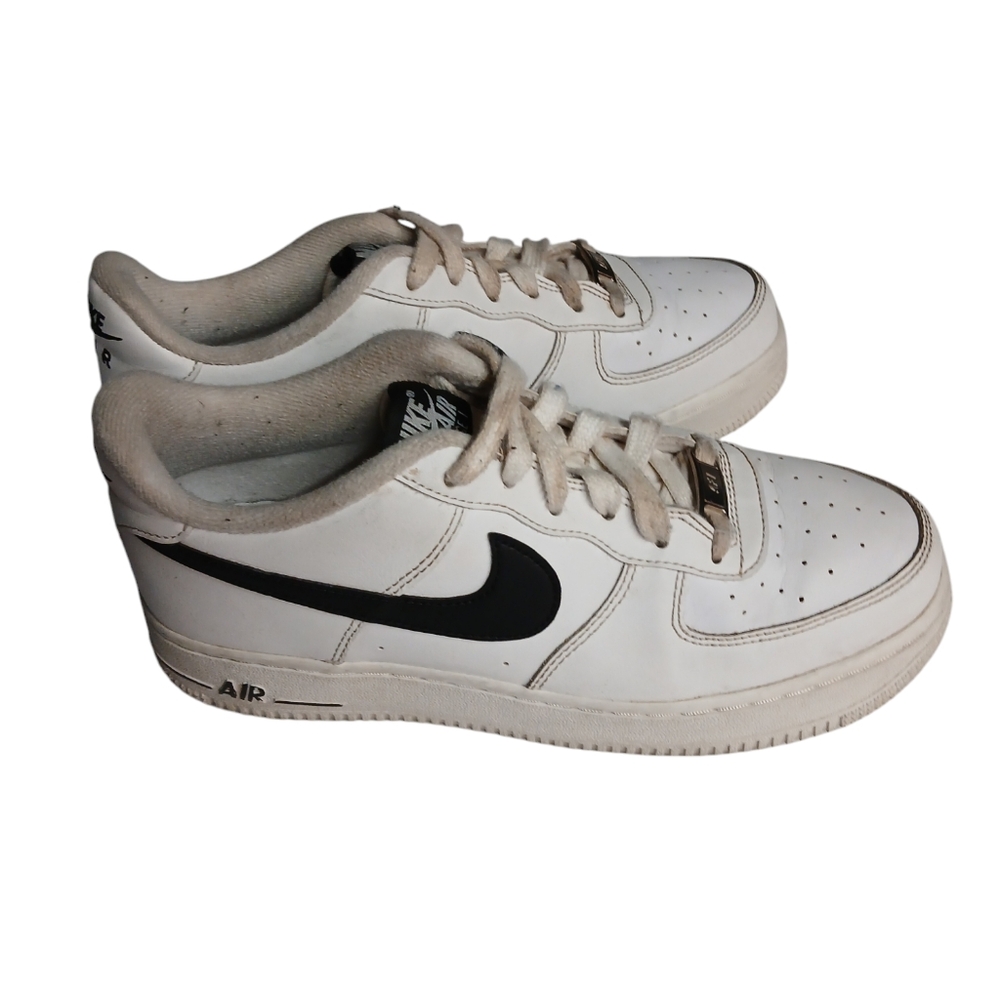 Nike Air Force 1 youth boys size 6 black and white